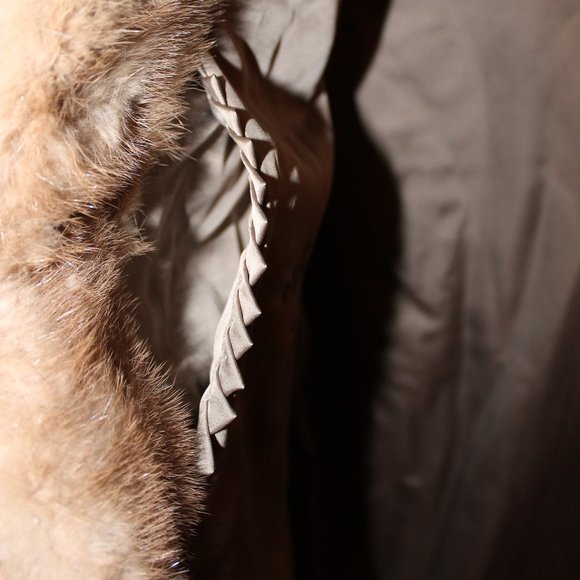 Beautiful Vintage Fur Coat - Picture 7 of 10